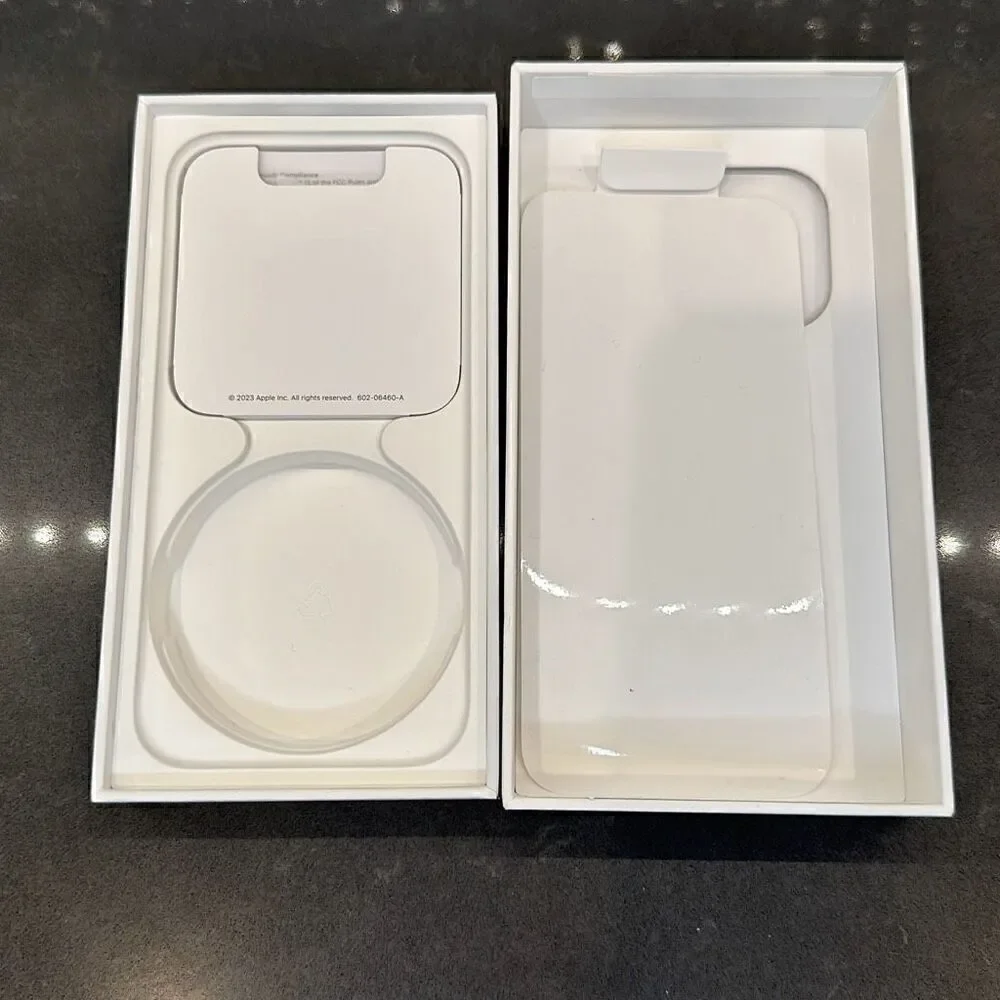 iPhone 15 Pro Box Bundle (Blue Titanium)